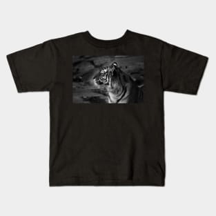 tiger, tiger side view - black an white Kids T-Shirt